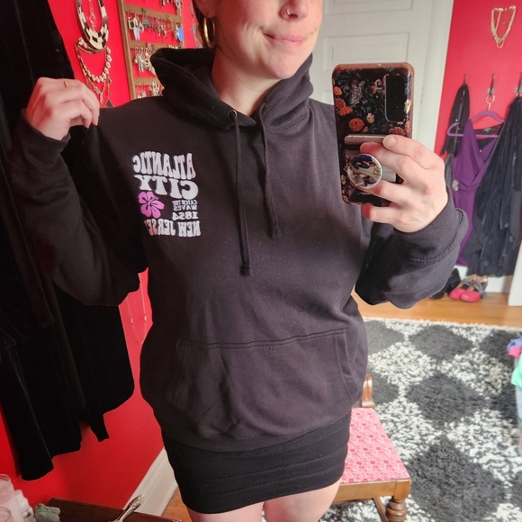 Two NEW Atlantic City Sweaters - Picture 2 of 8